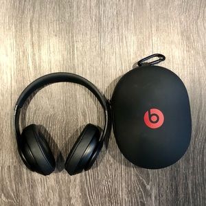 SOLD NWOT Beats Studio 3 Wireless Headphones